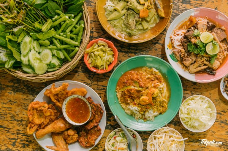 ขนมจีนน้ำยาปู ขนมจีนบ้านพลอย